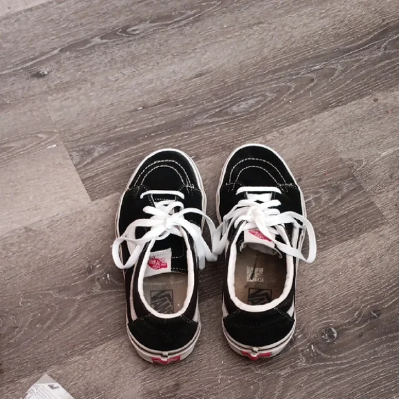 Vans Black and White Women's Sneakers - Picture 6 of 15